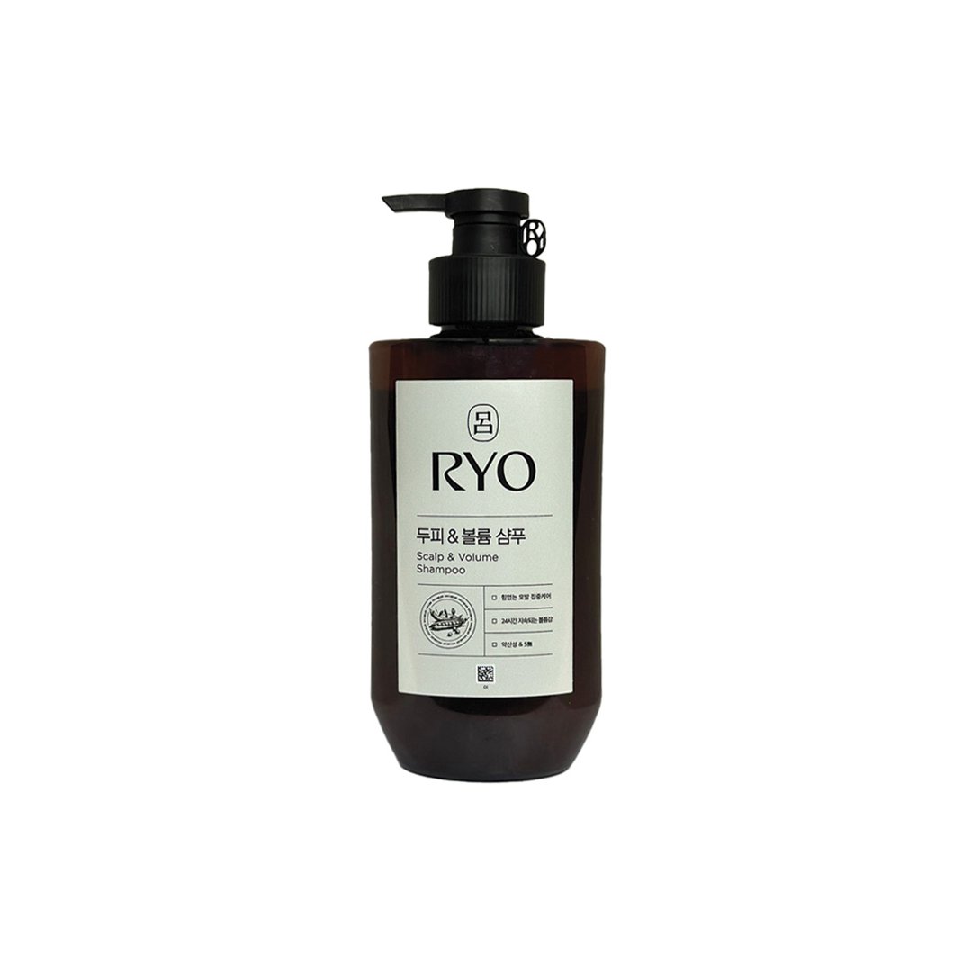 Brown shampoo bottle with RYO label on a white background. This nourishing formula reinforces hair roots, calms the scalp, controls excess oil, and provides natural volume, resulting in hair that feels refreshed and thickened.